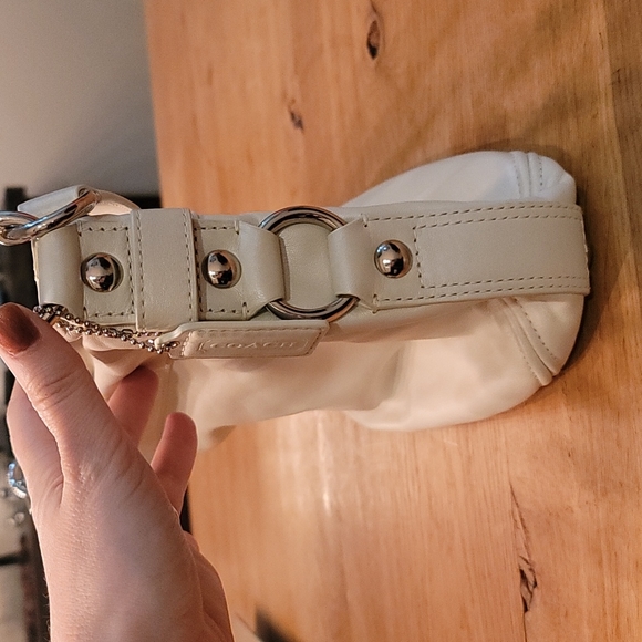 EUC Coach Leather Shoulder Bag 👜👜 - Picture 4 of 12